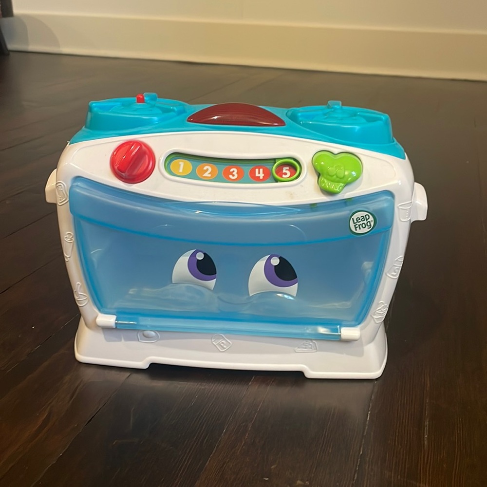 Cute toaster toy for toddlers!